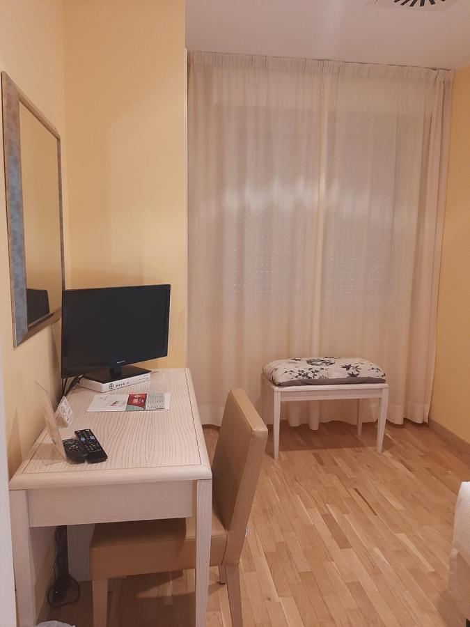 Hotel Chiaraluna Civitanova Marche Exterior photo