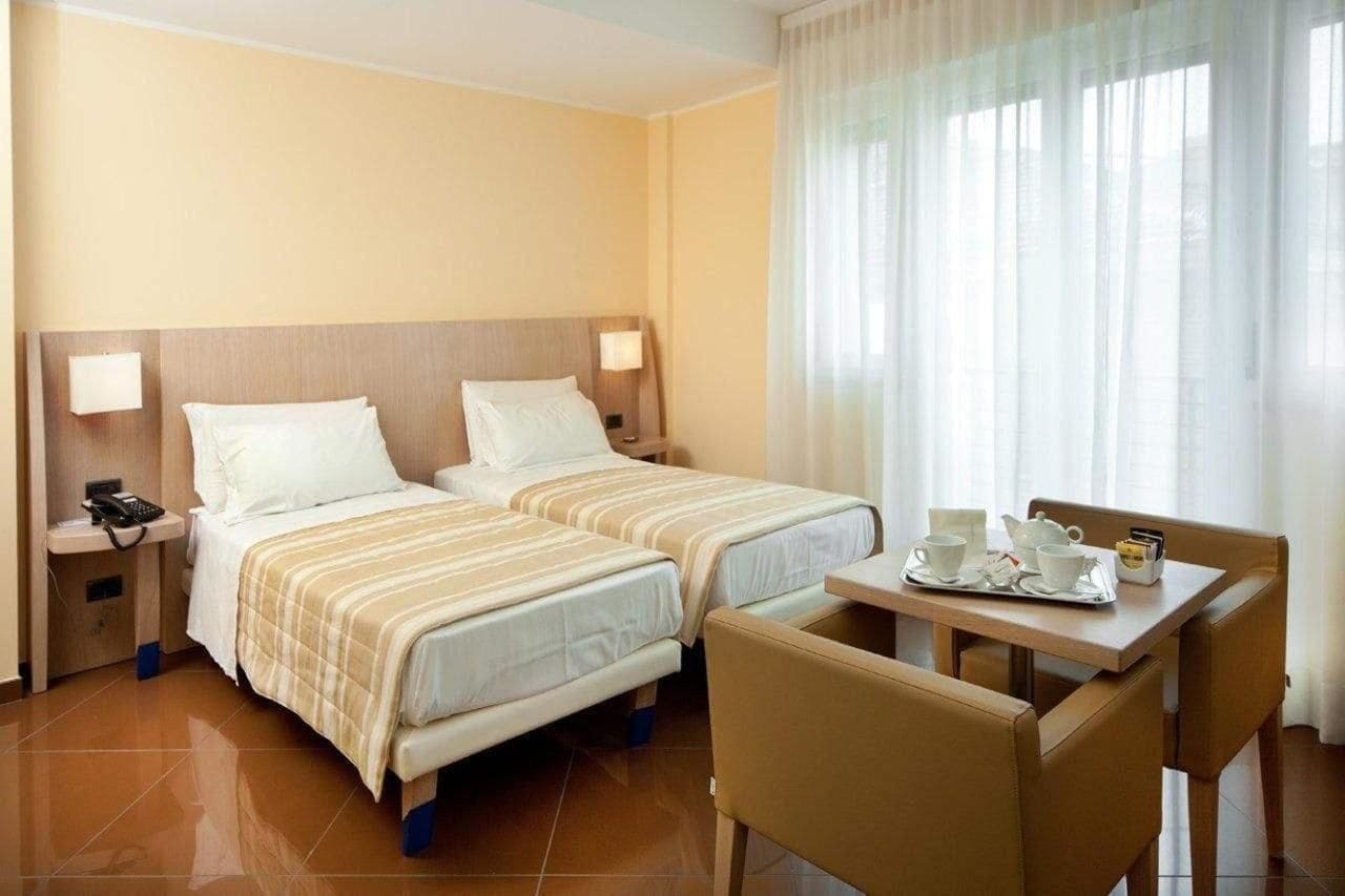 Hotel Chiaraluna Civitanova Marche Exterior photo